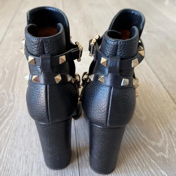 Valentino Garavani Black Grained Leather Rockstud Block Heel Ankle Boot - Picture 12 of 15